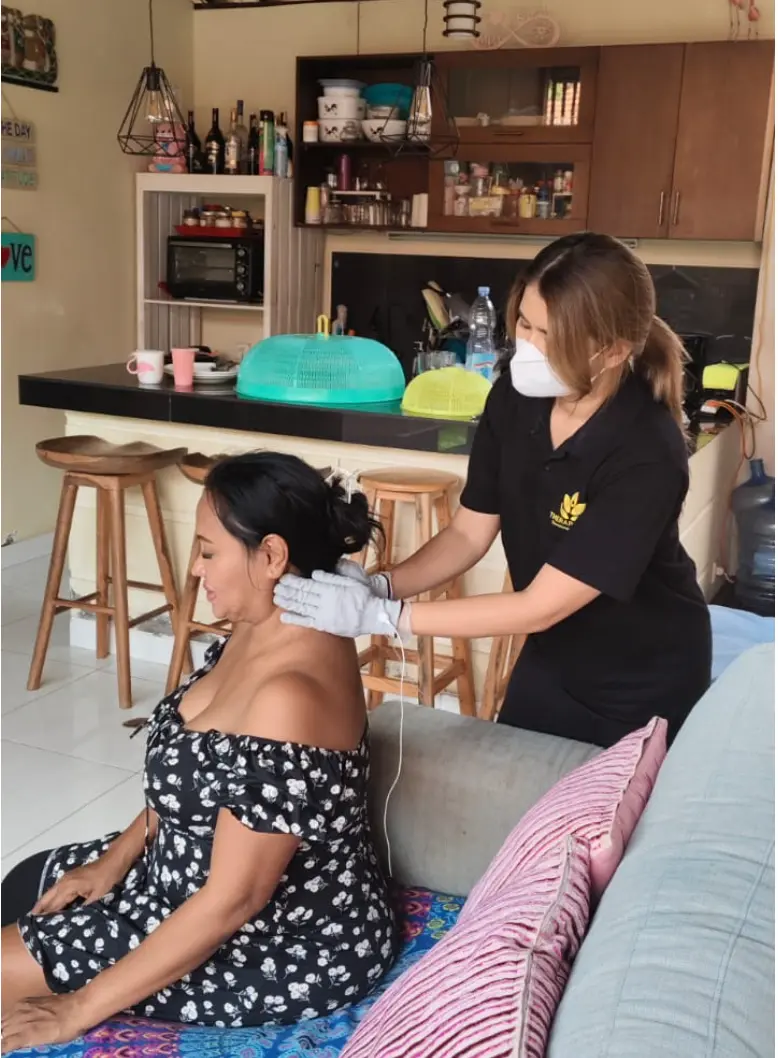 Dokumentasi asli pendampingan relaksasi area leher RN Therapeutic